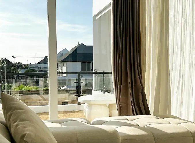 Tropical Aurelia 4 Bedroom & Rooftop