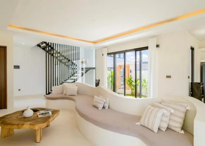 Tropical Aurelia 4 Bedroom & Rooftop *
