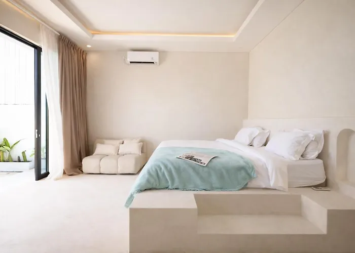 Villa Tropical Aurelia 4 Bedroom & Rooftop Canggu (Bali)