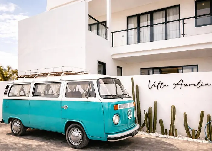 Tropical Aurelia 4 Bedroom & Rooftop Villa Canggu (Bali)